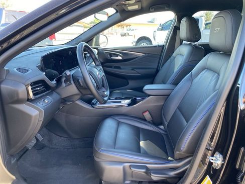 Used 2025 Buick Envista Sport Touring FWD image 23