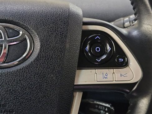 Used 2018 Toyota Prius Three image 30