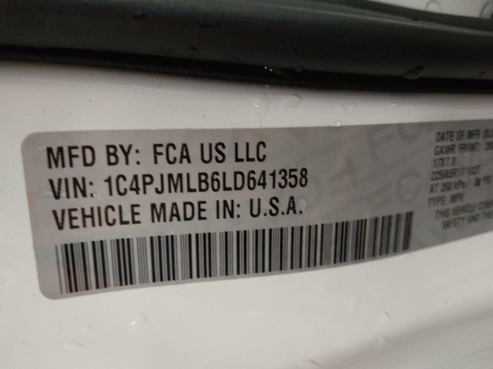 Used 2020 Jeep Cherokee Latitude Plus w/ Comfort/Convenience Group AWD/4WD image 33