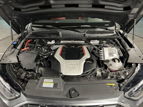 Used 2024 Audi SQ5 Premium Plus w/ Premium Plus Package image 28