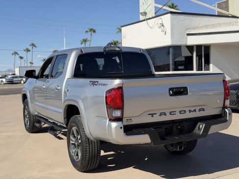 Used 2018 Toyota Tacoma TRD Sport w/ Technology Package RWD image 8