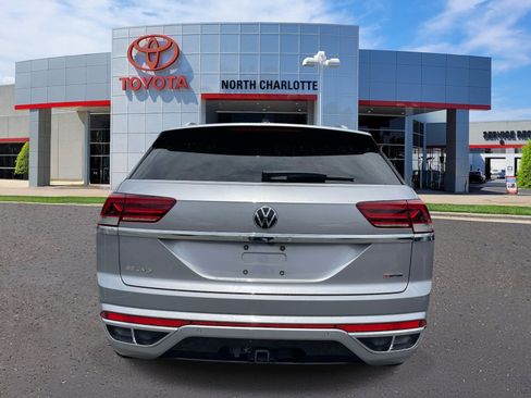 Used 2022 Volkswagen Atlas Cross Sport SEL R-Line AWD/4WD image 5