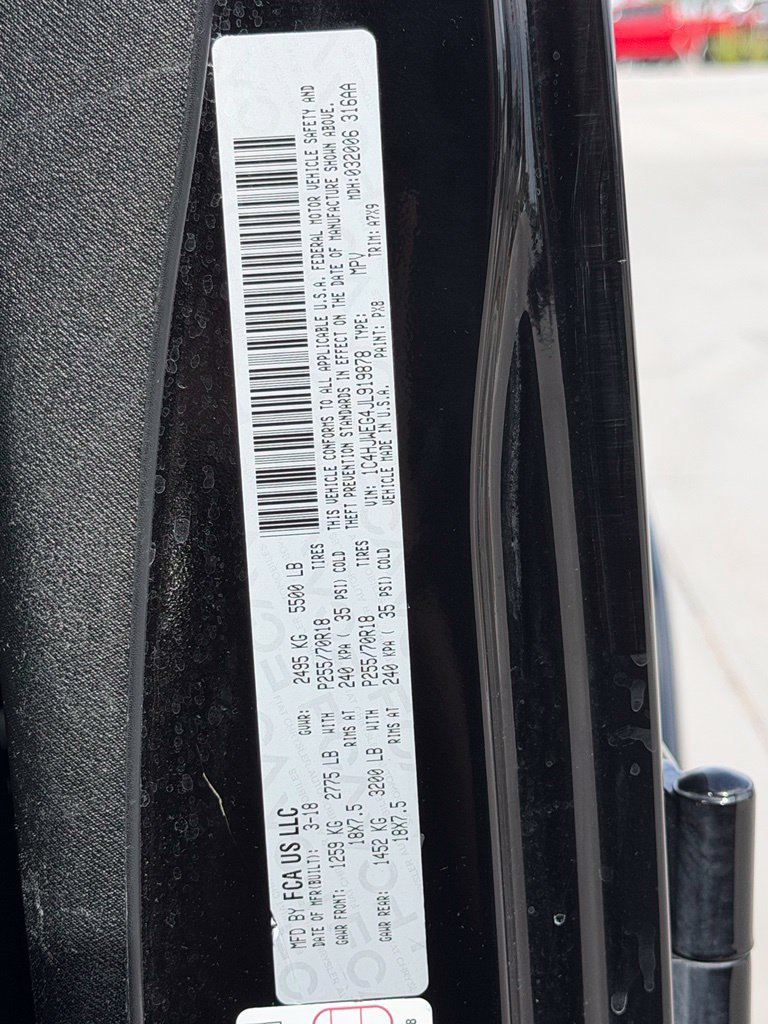 Used 2018 Jeep Wrangler Unlimited Sahara AWD/4WD image 22