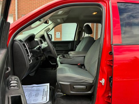 Used 2018 RAM 1500 Express AWD/4WD image 9