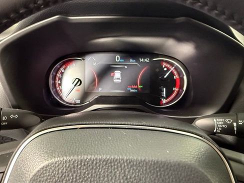 Used 2025 Toyota RAV4 XLE Premium image 20