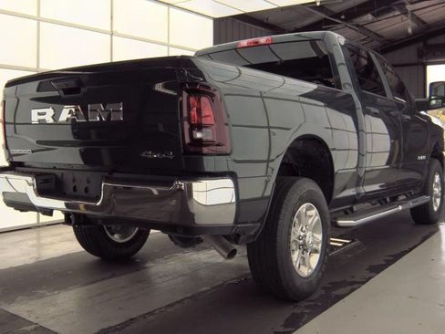 Used 2026 RAM 2500 Big Horn AWD/4WD image 4