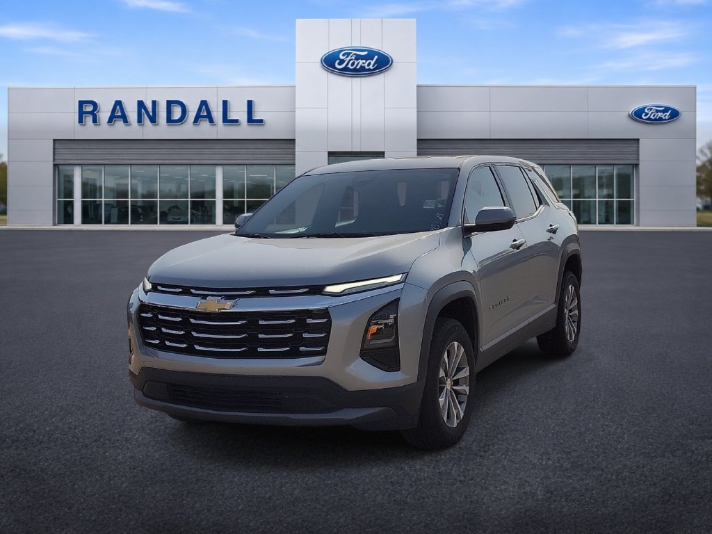Used 2025 Chevrolet Equinox LT AWD/4WD image 2