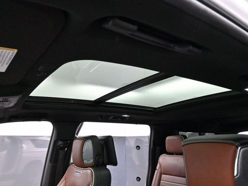 Used 2024 GMC Yukon XL Denali Ultimate image 32