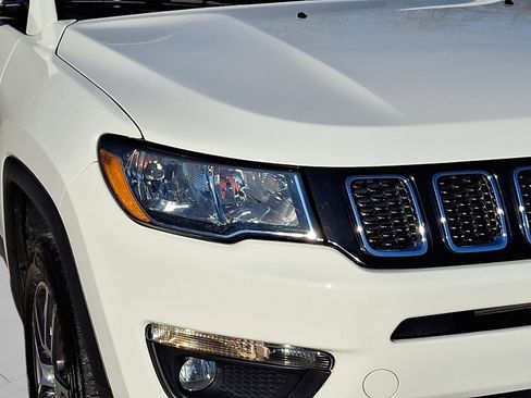 Used 2020 Jeep Compass Latitude image 9