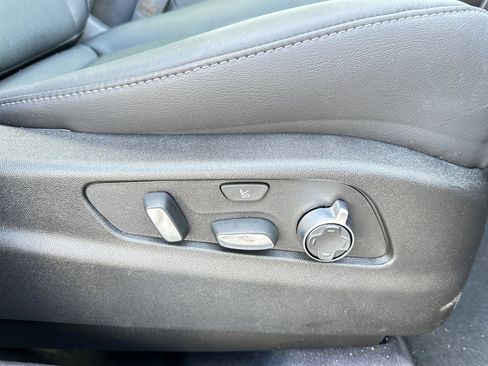 Used 2024 Cadillac XT4 Premium Luxury image 21