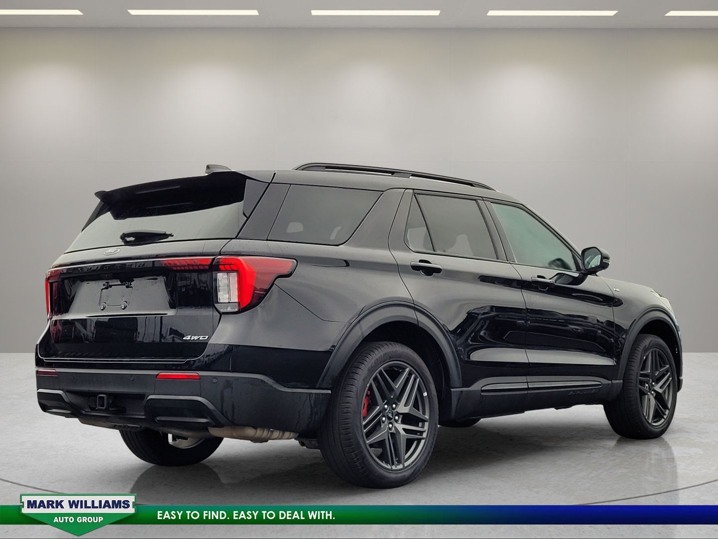 Used 2025 Ford Explorer ST-Line w/ ST-Line Street Pack AWD/4WD image 4