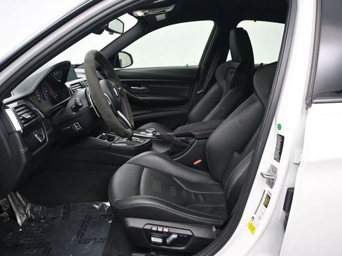 Used 2018 BMW M3 RWD image 9