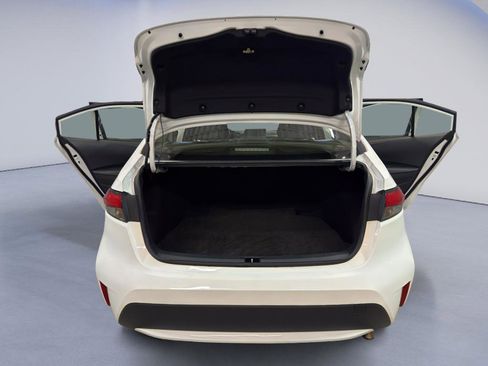 Used 2022 Toyota Corolla XLE image 11