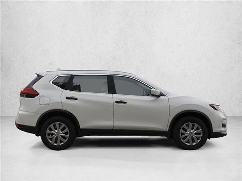 Used 2017 Nissan Rogue S AWD/4WD image 4