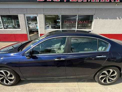 Used 2017 Honda Accord EX-L image 5