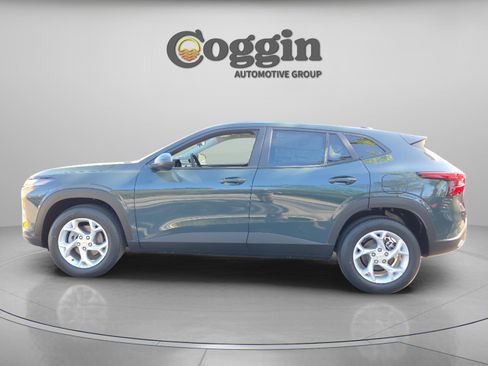 New 2026 Chevrolet Trax LS w/ LS Convenience Package image 3