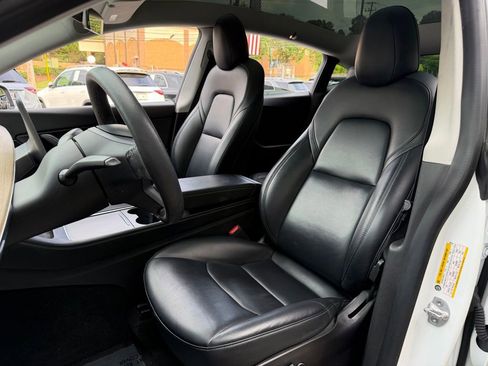 Used 2021 Tesla Model Y Long Range AWD/4WD image 25