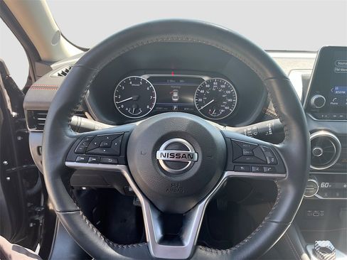Used 2022 Nissan Sentra SR w/ Midnight Edition image 11