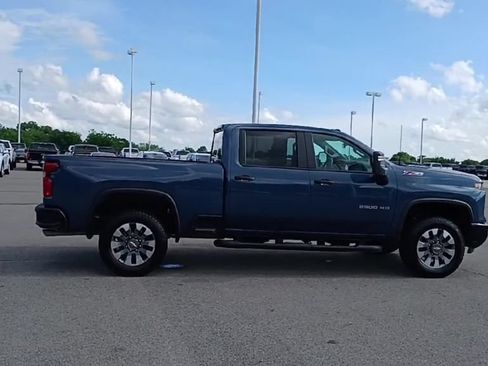 Certified 2025 Chevrolet Silverado 2500 Custom w/ Custom Value Package AWD/4WD image 9