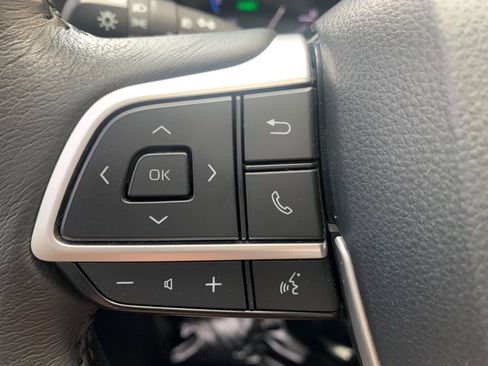 Used 2022 Toyota Sienna XLE AWD/4WD image 16