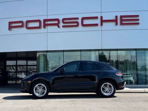 Certified 2026 Porsche Macan AWD/4WD image 2