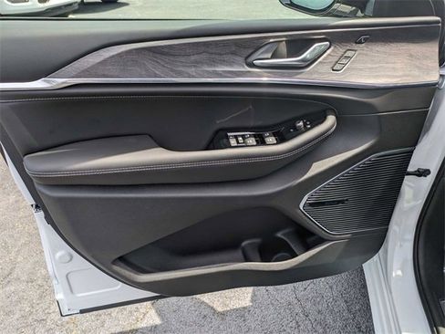 New 2024 Jeep Grand Cherokee Overland w/ Advanced Protech Group III image 10