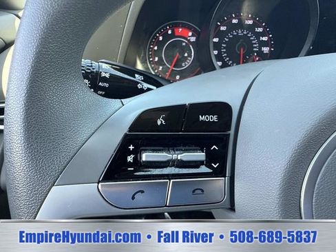 Certified 2023 Hyundai Elantra SEL FWD image 28