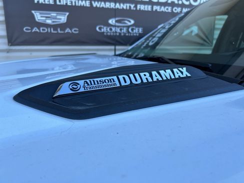 Used 2024 Chevrolet Silverado 3500 LT w/ Convenience Package image 9