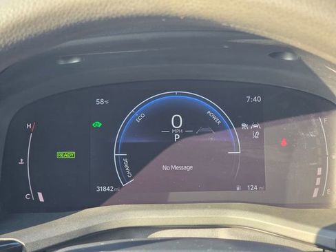 Used 2025 Toyota Camry LE image 10