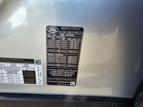 New 2025 Land Rover Range Rover SE image 36