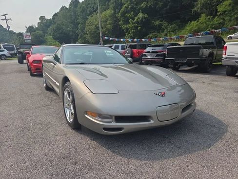 Used 2000 Chevrolet Corvette Coupe w/ Roof Pkg RWD image 3