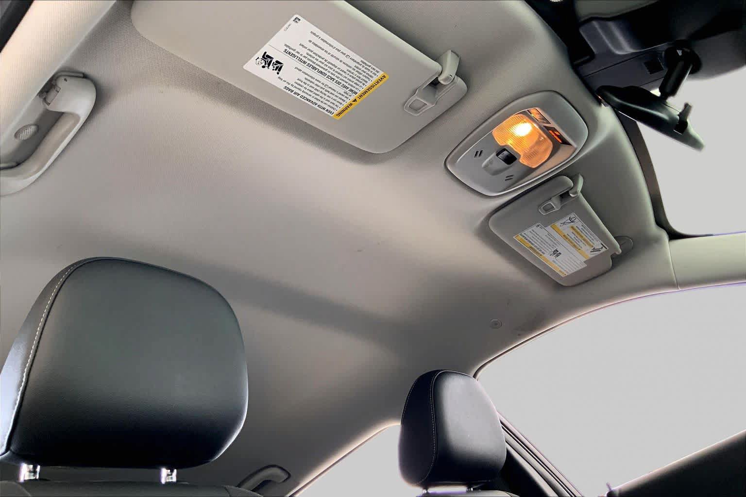 Used 2025 Chevrolet Trax LT FWD image 14