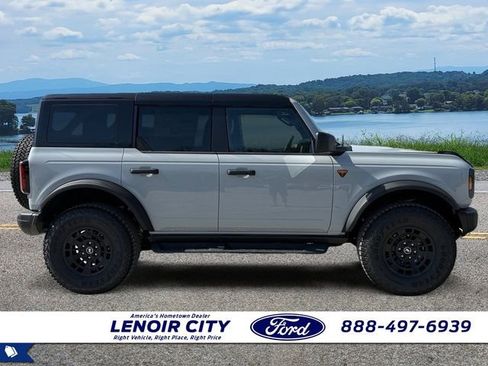 New 2026 Ford Bronco Badlands AWD/4WD image 2