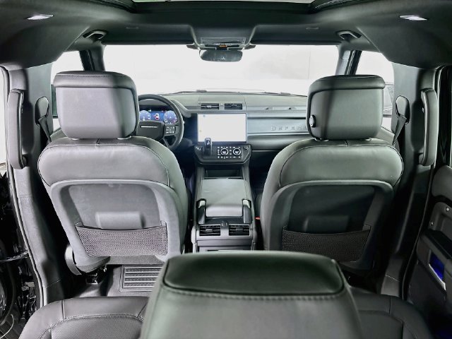 New 2026 Land Rover Defender 110 X-Dynamic SE AWD/4WD image 22
