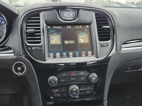 Used 2023 Chrysler 300 S image 32