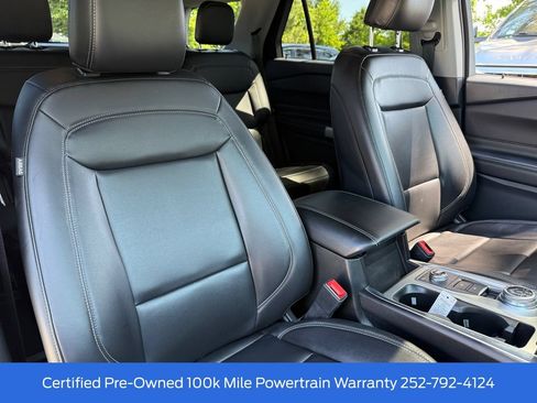 Certified 2022 Ford Explorer XLT w/ Equipment Group 202A AWD/4WD image 17