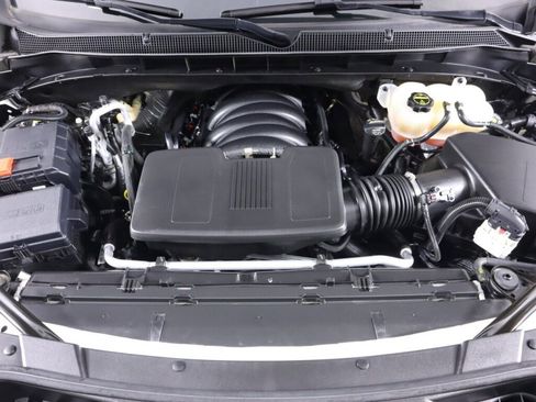 Used 2024 Chevrolet Suburban LT AWD/4WD image 45