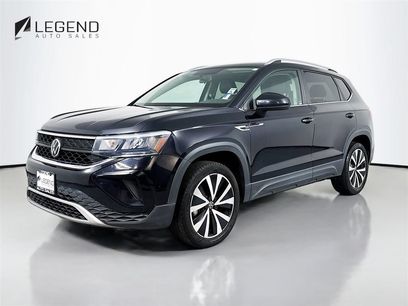 Used 2022 Volkswagen Taos SE w/ Panoramic Sunroof Package