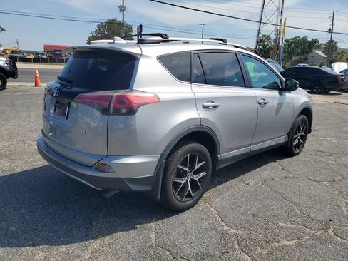 Used 2017 Toyota RAV4 SE FWD image 4
