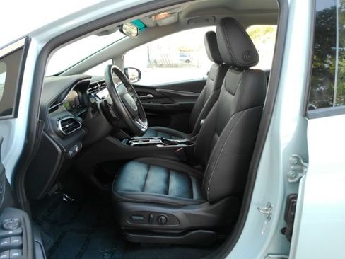 Used 2023 Chevrolet Bolt LT FWD image 14