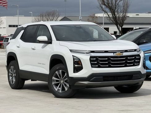 New 2026 Chevrolet Equinox LT w/ Safety and Technology Package image 2