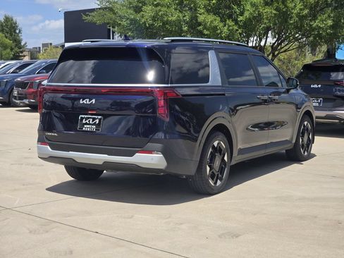 New 2026 Kia Carnival EX FWD image 4