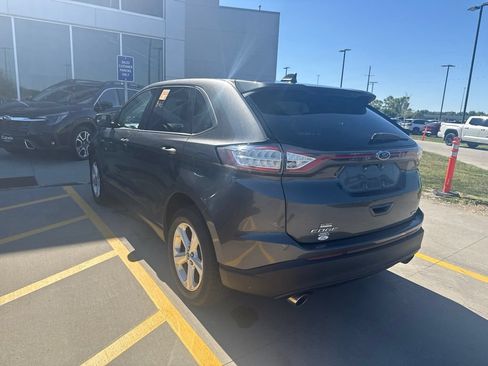 Used 2017 Ford Edge SE FWD image 6