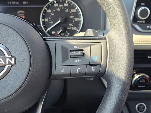 Used 2023 Nissan Rogue SV image 20