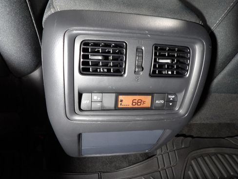Used 2017 Nissan Pathfinder SV w/ SV Cold Weather Package AWD/4WD image 12