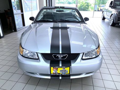 Used 2000 Ford Mustang Convertible RWD image 3