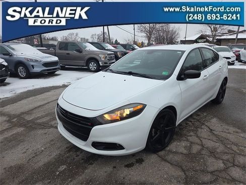 Used 2015 Dodge Dart SXT image 1