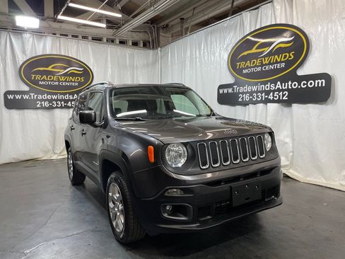 Used 2017 Jeep Renegade Latitude w/ Cold Weather Group AWD/4WD image 1
