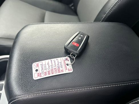 Certified 2022 Toyota 4Runner SR5 Premium w/ Moonroof Package AWD/4WD image 29