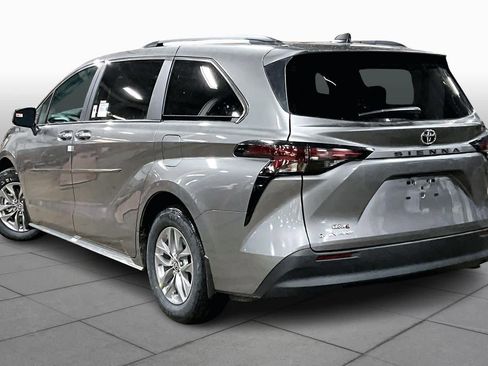 New 2026 Toyota Sienna XLE image 11